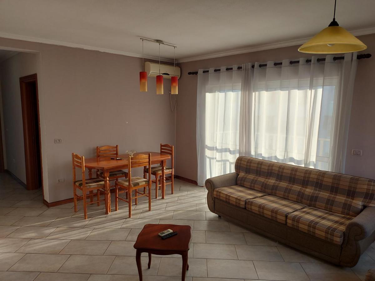 Апартаменти Manka' S Place Тирана Екстер'єр фото