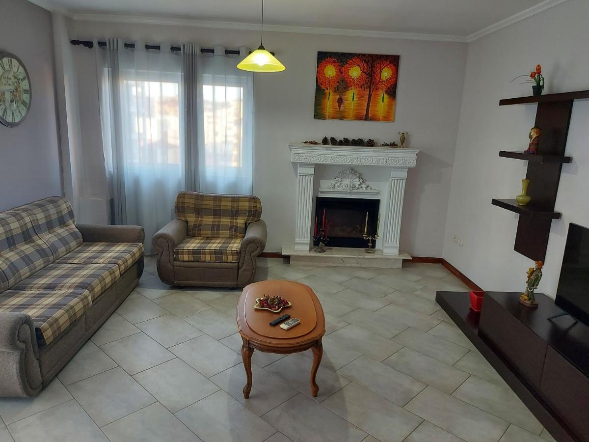 Апартаменти Manka' S Place Тирана Екстер'єр фото